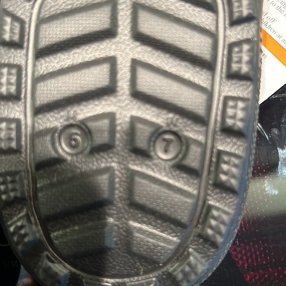 Crocs Classic Relaxed Fit Flip Flop 🩴 size 7 NEW - Picture 6 of 8